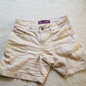 Gloria Vanderbilt shorts